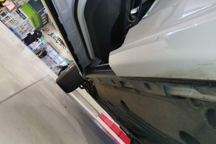 Used Land Rover Discovery Sport 2020 249 PS R-Dynamic Performance Tech Edition 5 Seats
