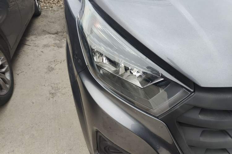 Used Jinbei Gold Hiace M Classic 2022 1.5L Engineering Lion Passenger Vehicle 6 Seats
