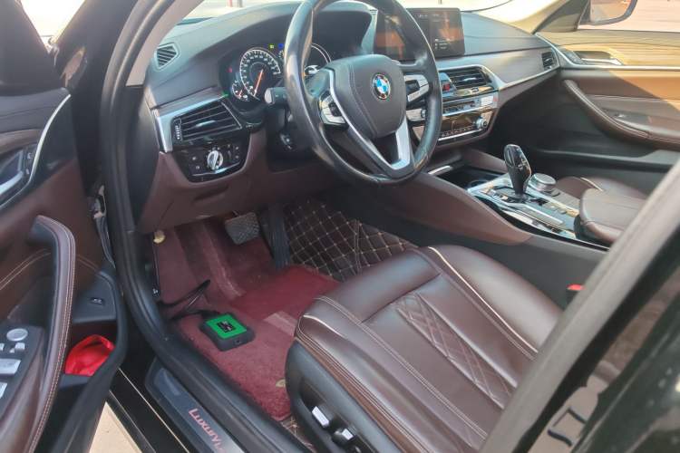 Used BMW 5 Series 2018 Facelifted 530Li xDrive Luxury Package
