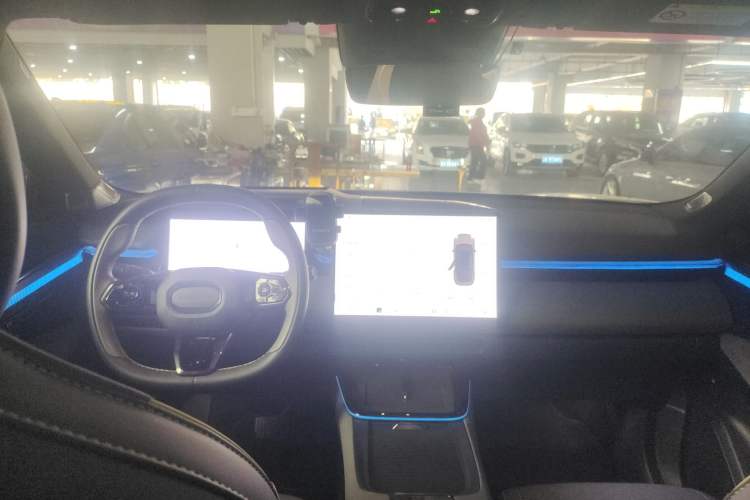 Used Lynk & Co 08 EM-P 2023 220km All-Wheel-Drive Performance Halo
