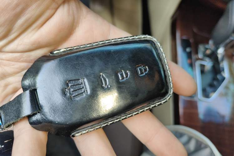 Used Toyota Crown 2015 2.0T Fashion Edition
