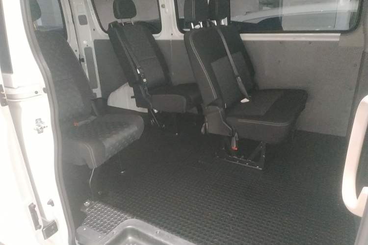 Used SAIC MAXUS Xintu V80 2025 PRO Aoyuntong 2.0T Manual Long Wheelbase Mid-Height 6/7/8/9-Seater