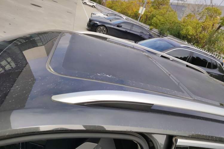 Used Volkswagen Tayron 2023 280TSI Two-Wheel-Drive Luxury Plus Advanced Version
