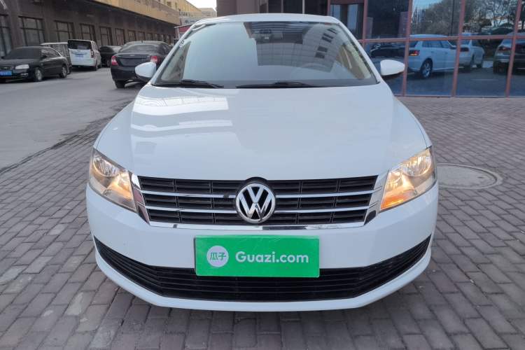 Used Volkswagen Gran Lavida 2013 1.6L Automatic Fashion Model
