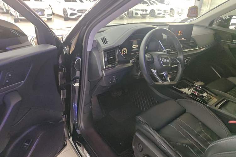 Used Audi Q5L 2022 40T Fashionable and Dynamic Model
