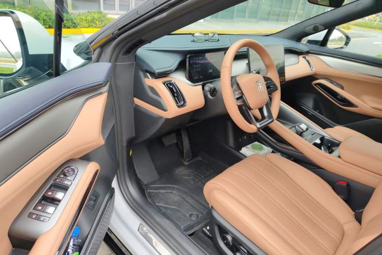 Used BYD Song L EV 2025 550 km Excellence Version
