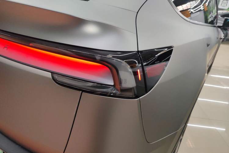 Used Tesla Model Y 2025 Rear-Wheel-Drive Version
