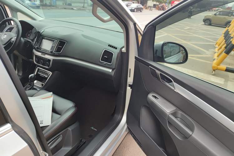 Used Volkswagen Sharan 2018 Revised Version 380TSI Comfort Edition 7-Seater
