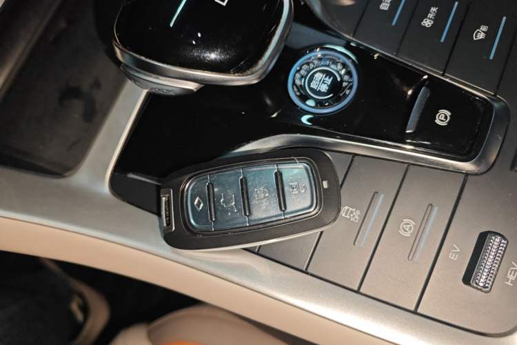 Used BYD Song Pro New Energy 2024 HONOR Edition DM-i 71KM Navigation Model