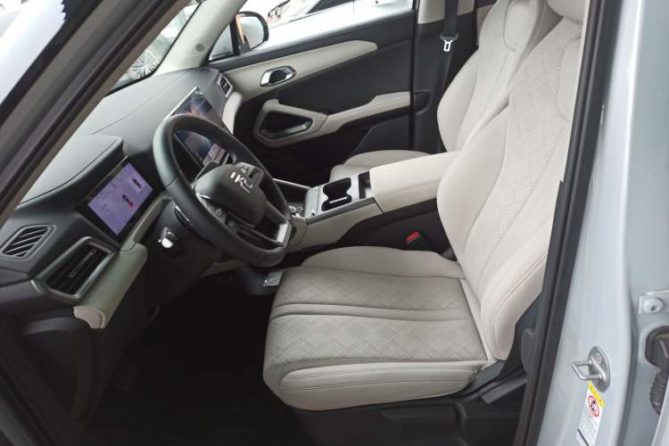 Used BYD Yuan UP 2025 Intelligent Driving Version 401 KM Dynamic Edition
