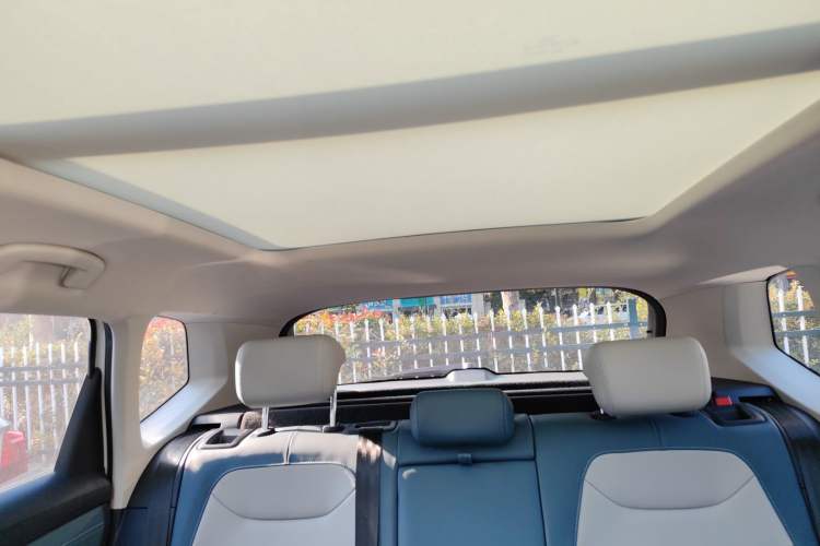 Used Volkswagen Tharu 2024 300TSI Two-Wheel-Drive Moon Luxury Edition
