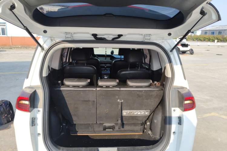 Used GAC Trumpchi M6 2021 270T DCT Elite Edition (7-seater)