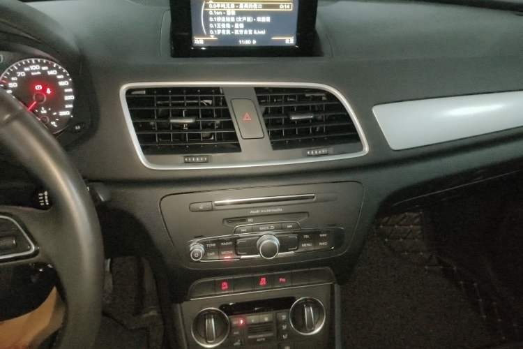 Used Audi Q3 2018 30th Anniversary Edition 30 TFSI Fashion Model
