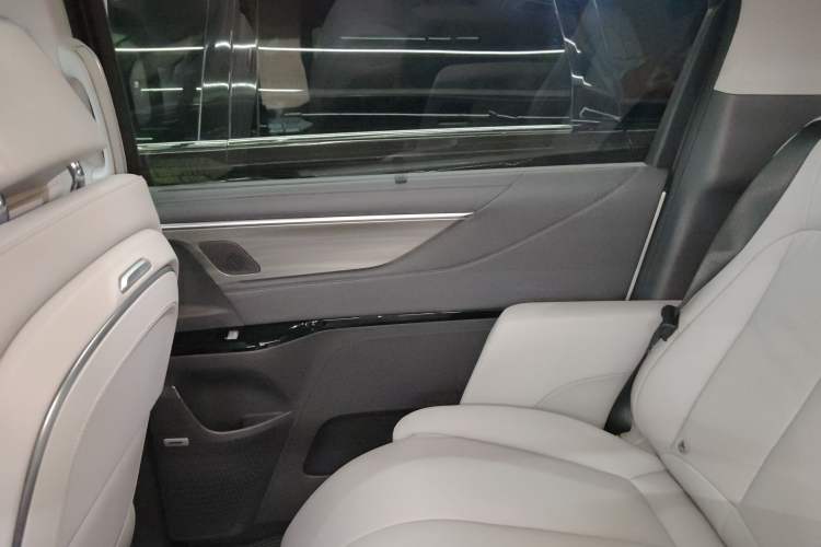 Used Buick GL8 2025 Lu Zun Deluxe Edition
