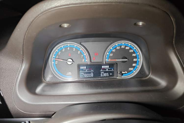 Used Baojun 730 2014 1.5L manual standard trim 7 seats
