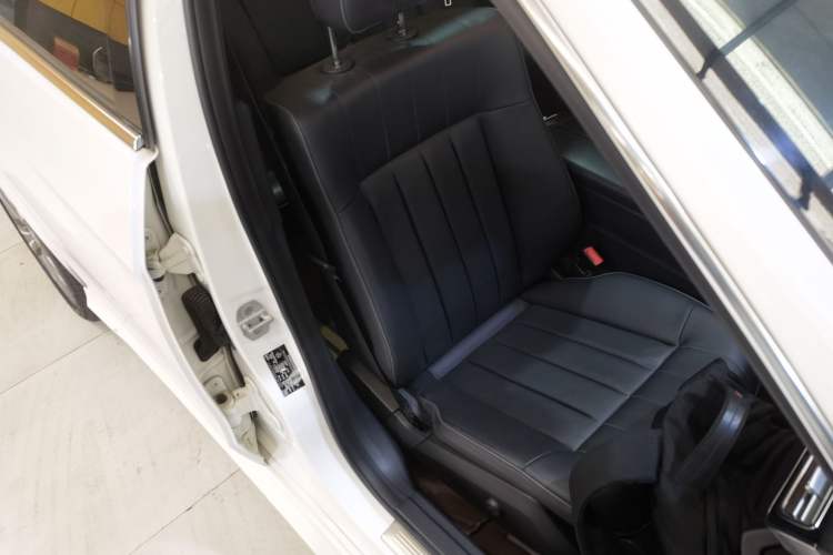 Used Mercedes-Benz E-Class 2015 Facelift E 200 L Sport Edition
