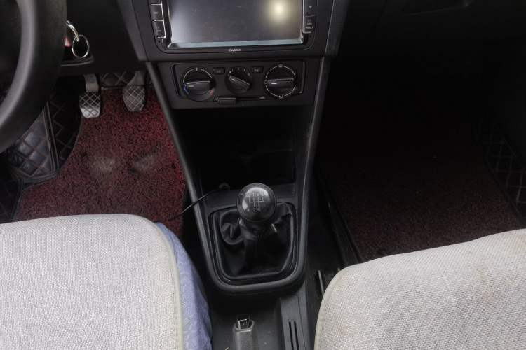 Used Volkswagen Santana 2015 1.4L Manual Fashion Edition
