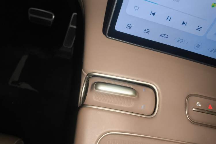 Used Nio ES8 2023 75 kWh Executive Edition
