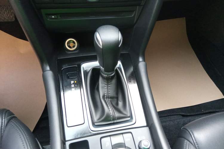 Used Mazda Mazda 3 Axela 2017 Sedan 1.5L Automatic Luxury Model Emission Standard China V
