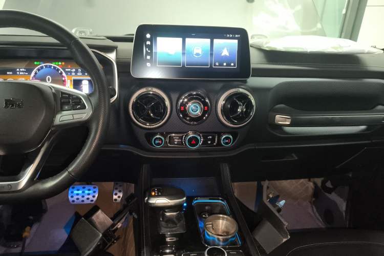 Used  BJ40 2023 2.0T Automatic Four-Wheel Drive Ring of the Tower Champion Edition
