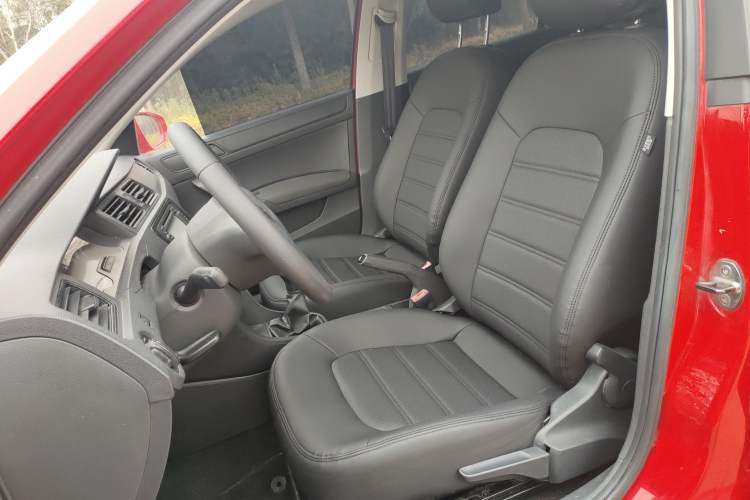 Used Skoda Rapid Spaceback 2014 1.6L Manual Enjoyment Edition
