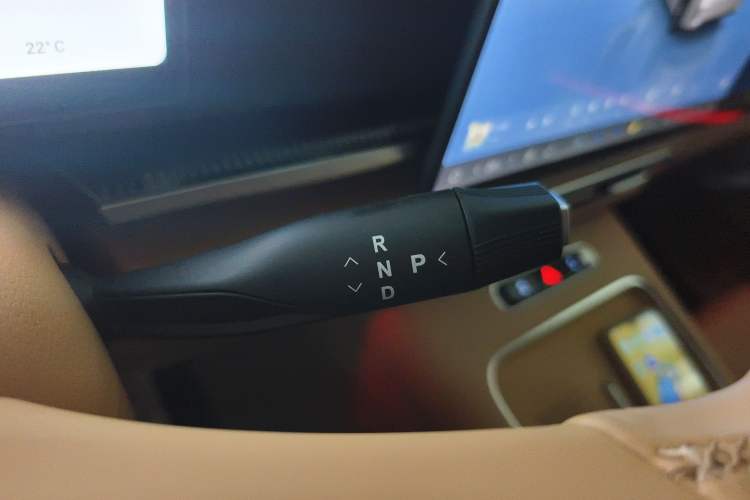 Used VOYAH Dream 2025 PHEV Four-Wheel Drive Prestige Kunpeng Edition
