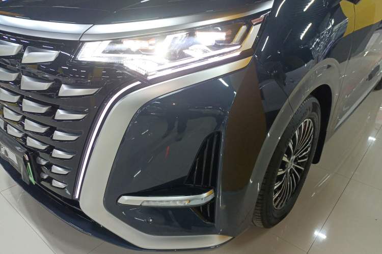 Used Denza D9 2022 DM-i 970 Four-Wheel Drive Flagship Model