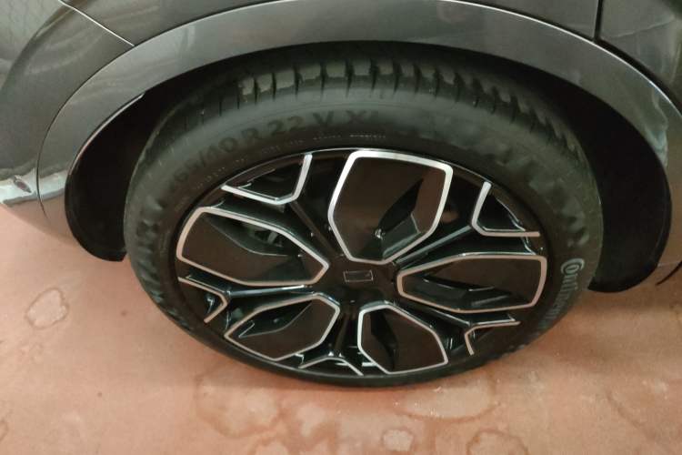 Used  11 2022 Long-Range Dual-Motor Luxury Edition 5 Seats
