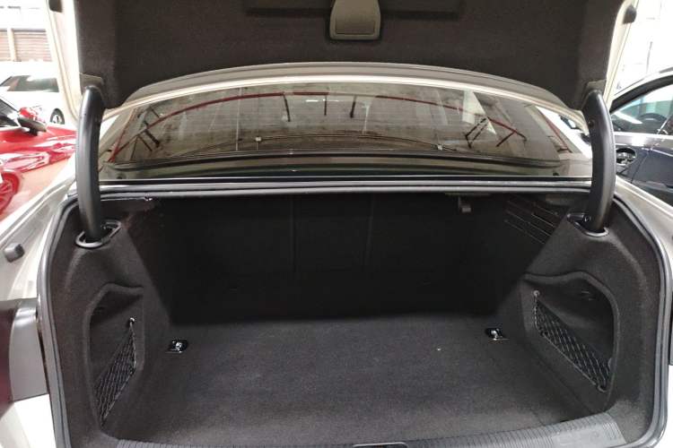 Used Audi A4L 2018 30th Anniversary Edition 40 TFSI Fashion Model
