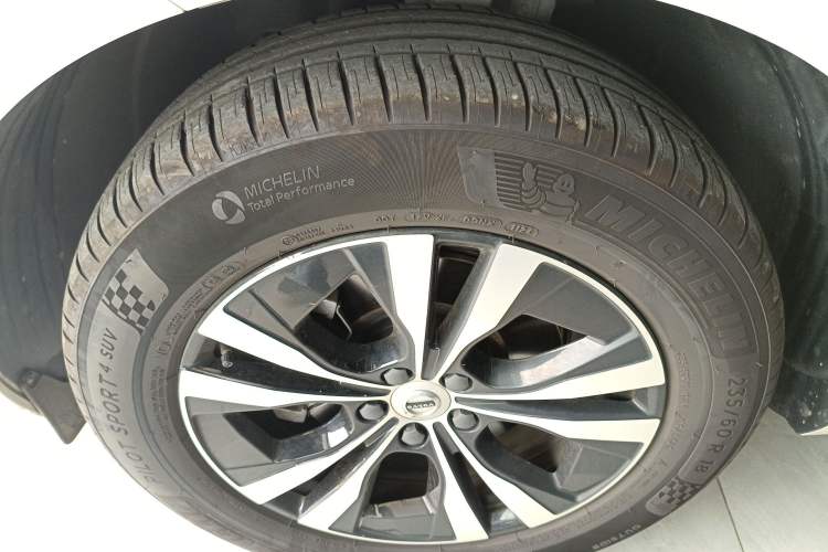 Used Volvo XC60 2025 B5 4x4 Smart Luxury Edition