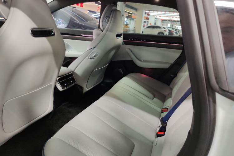 Used Hima Luxeed S7 2024 Max
