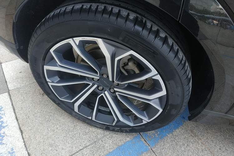 Used Lynk & Co 09 2021 2.0T Halo Six-Seater
