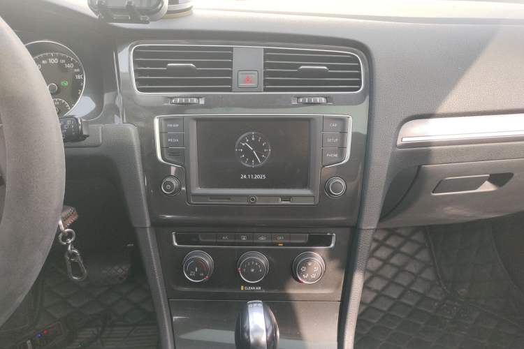 Used Volkswagen Golf 2017 230TSI Automatic Comfort Edition – Celebrating Milestone of One Million Units
