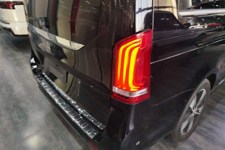 Used Mercedes-Benz V-Class 2020 V 260 L Long-wheelbase Luxury Edition