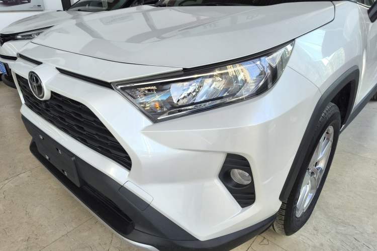 Used Toyota RAV4 2022 2.0L CVT Two-Wheel Drive Fashion Edition