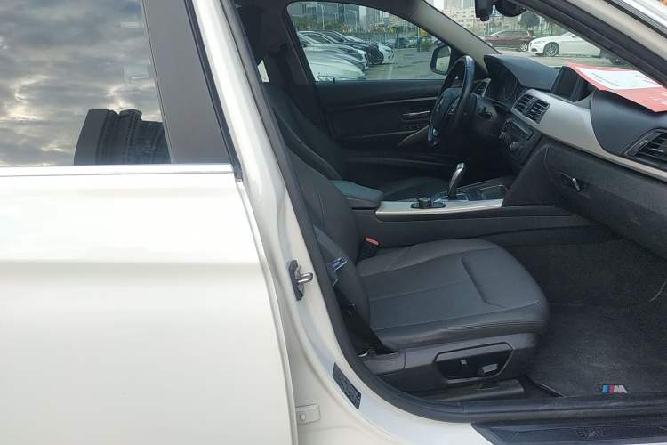 TDK.VehicleDetails.img