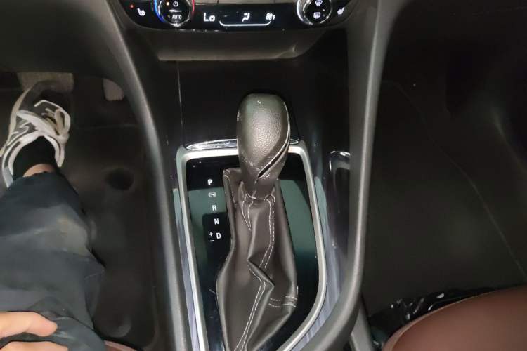 Used Buick GL6 2019 18T 5-Seater Connected Luxury Version China VI Standard
