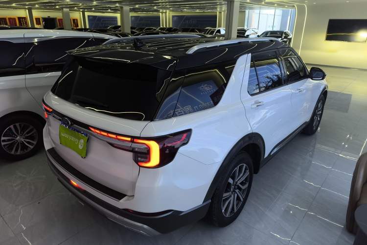 Used Ford Explorer 2023 EcoBoost 285 Four-Wheel Drive Titanium Edition 6 Seats