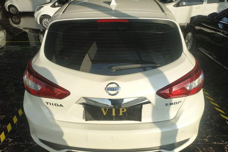 Used Nissan Tiida 2021 1.6L CVT Cool Edition
