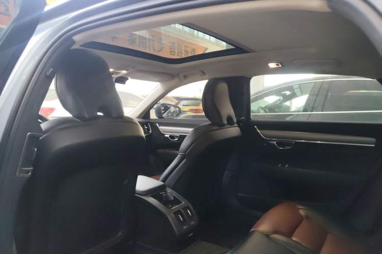 Used Volvo S90 2019 T4 Zhiyi Edition
