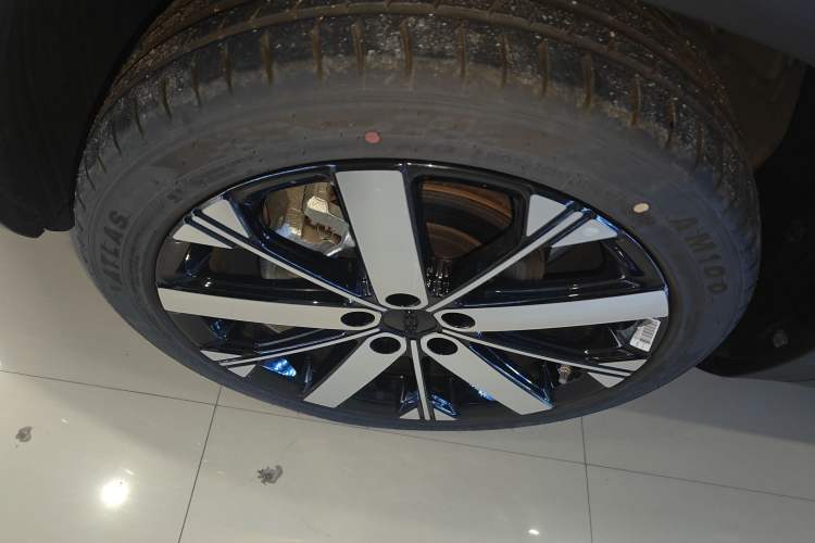 Used Geely Auto icon 2025 Linglong 1.5TD Ruyi Edition