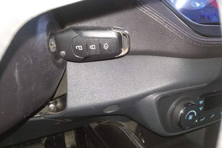 Used Ford Escort 2015 1.5L Automatic Fashion Model
