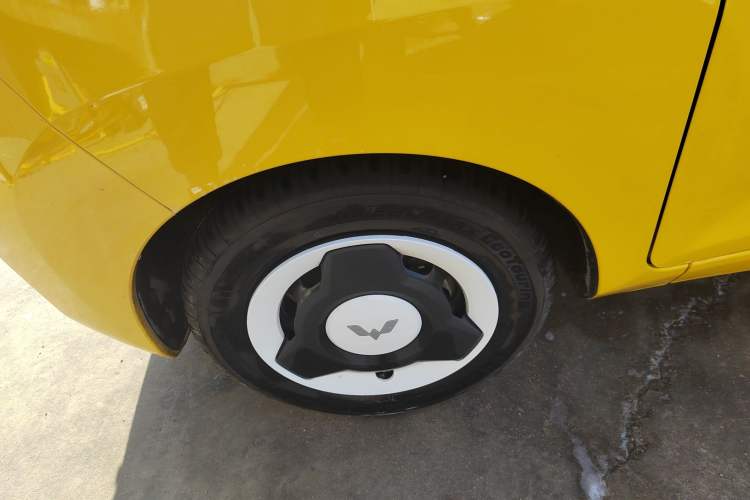 Used Wuling Hongguang MINIEV 2021 Macaron Premium Model – Lithium-NMC