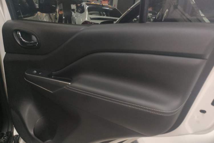 Used Nissan Terra 2018 2.5L Automatic 2WD Luxury Edition
