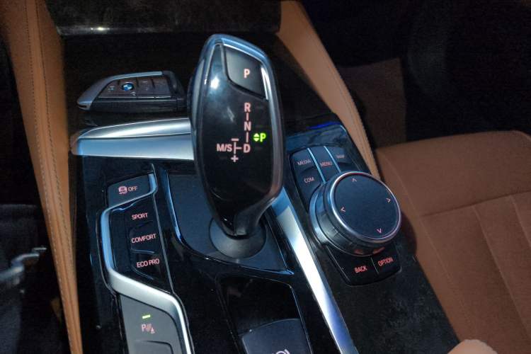 Used BMW 5 Series 2018 Restyled 530Li Luxury Edition M Sport Package
