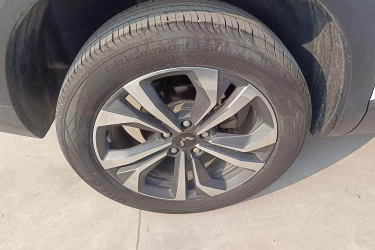 Used Wuling Asta 2022 2.0L DHT Electric-Speed Version
