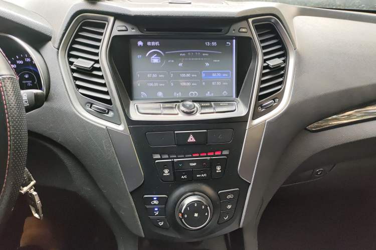 Used Hyundai Santa Fe 2013 2.4L Automatic 2WD Comfort Edition