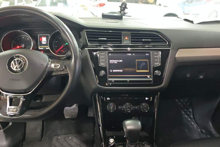 Used Volkswagen Tiguan L 2017 330TSI Automatic Two-Wheel Drive Comfort Edition