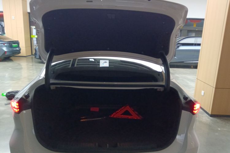 Used  L6 2024 125km PLUS Dragon Edition
