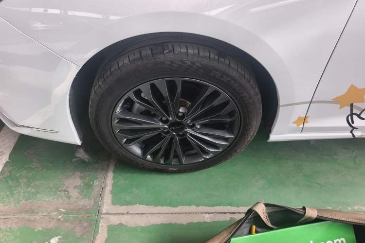 Used Dongfeng Aeolus Yixuan MAX 2023 1.5T Super-Powered Dad Edition
